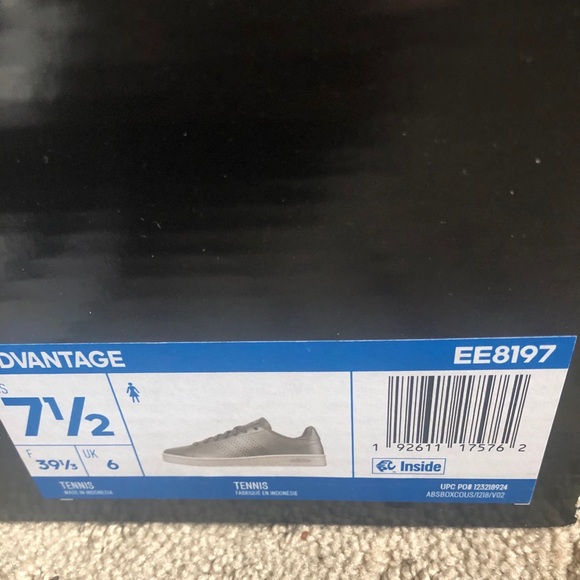 Adidas silver sneakers with box 7.5 - Picture 6 of 6